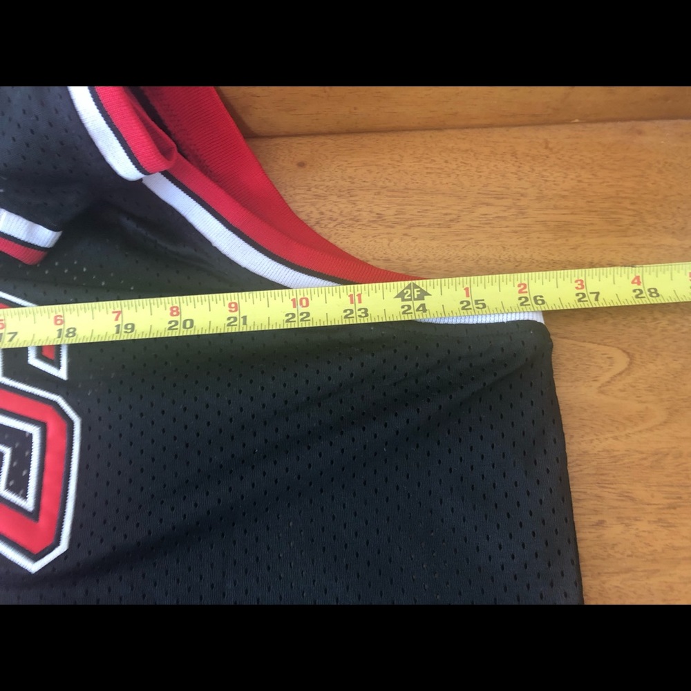 Michael Jordan Bulls Jersey 3XL - Picture 9 of 10